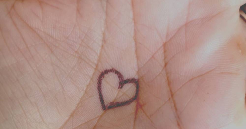 Share pic of heart on palm to support YouAreNotAlone for domestic abuse victims - www.dailyrecord.co.uk - Britain