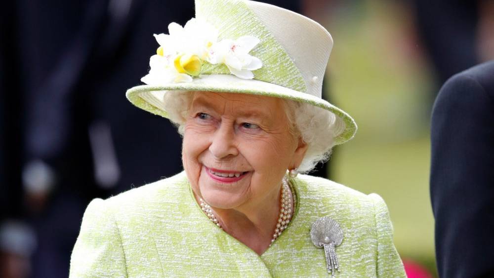 Queen Elizabeth II Shares Hopeful Easter Message Amid Coronavirus Pandemic - www.etonline.com