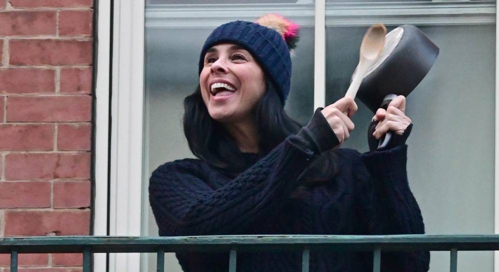 Sarah Silverman Loves Cheering on Healthcare Workers Every Night at 7pm! - www.justjared.com - New York