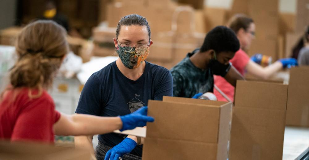 Photos of the Food Bank Lines in Texas During Coronavirus Are a Sight to See - www.justjared.com - Texas