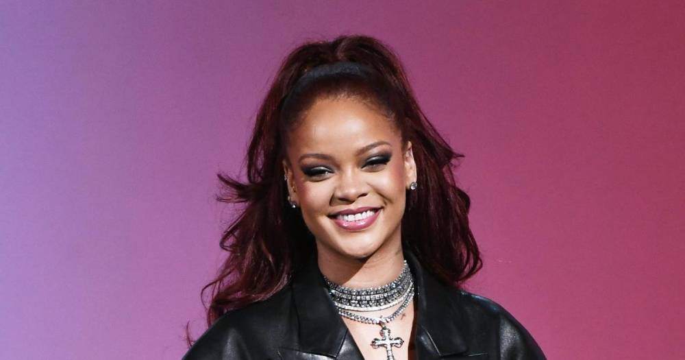Rihanna warns fans to quit asking about new album: 'I'm trying to save the world' - www.wonderwall.com
