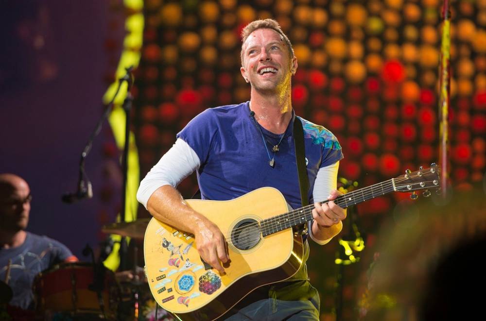 Coldplay's Chris Martin Covers Bob Dylan's 'Shelter From the Storm' on 'SNL': Watch - www.billboard.com - New York