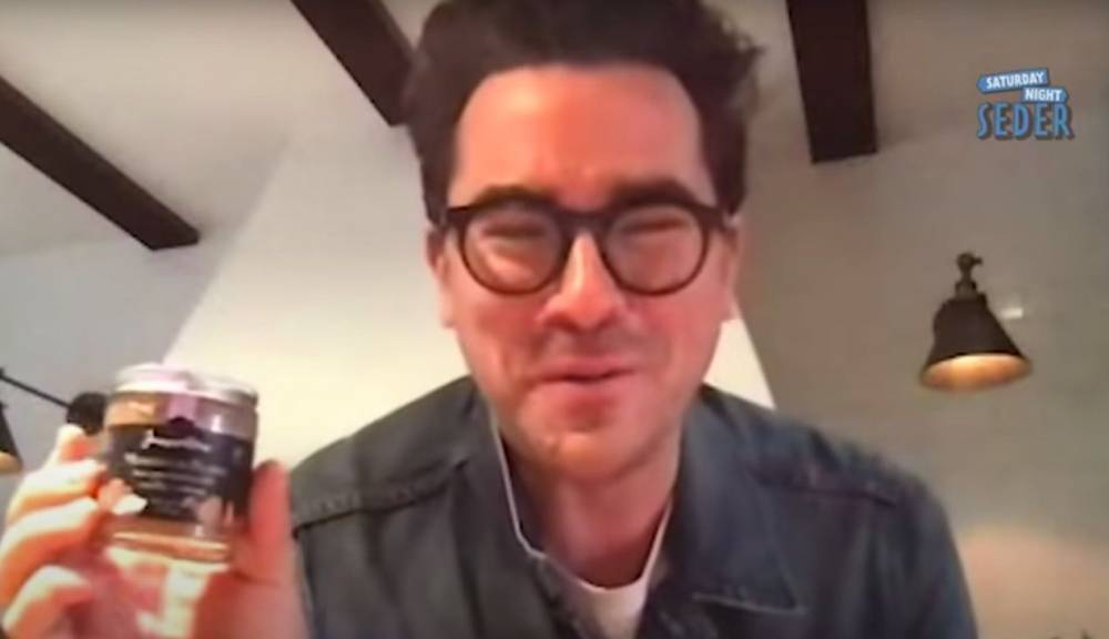 Dan Levy, Andy Cohen, Idina Menzel & Many More Stars Celebrate Passover With Virtual Seder - etcanada.com