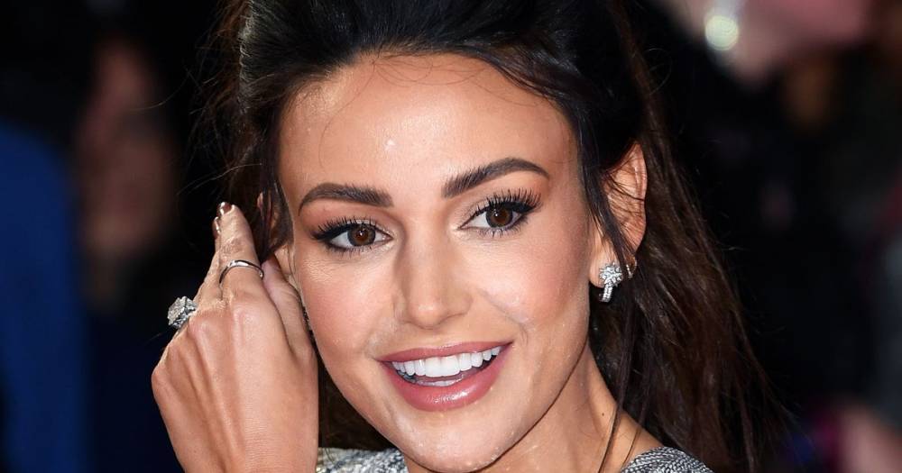 Michelle Keegan thanks hero NHS staff in her home town as they work another 12 hour shift on frontline - www.manchestereveningnews.co.uk