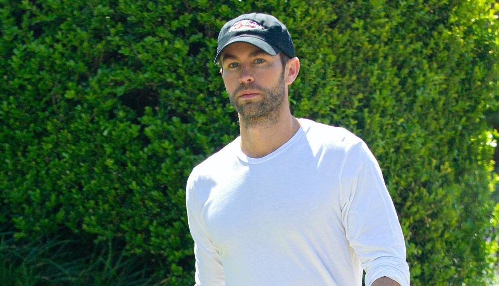 Chace Crawford Soaks Up Sunny Weather on Walk with Dog Shiner - www.justjared.com - Los Angeles