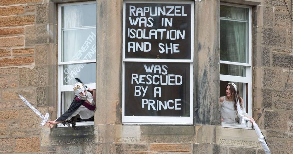 Cheeky Scots students go viral with hilarious lockdown window display in Edinburgh - www.dailyrecord.co.uk - Scotland