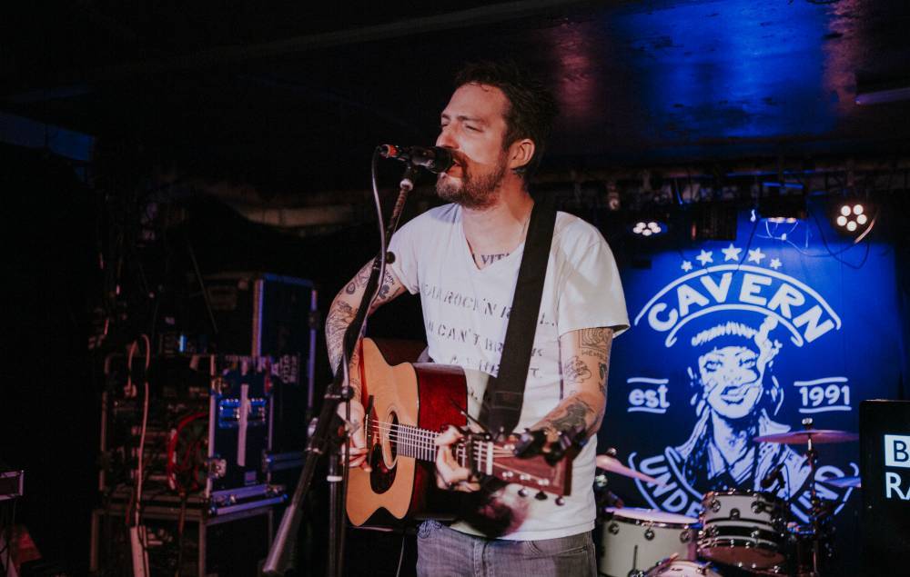 Frank Turner will play ‘Poetry Of The Deed’ in full for virtual gig fundraiser - www.nme.com