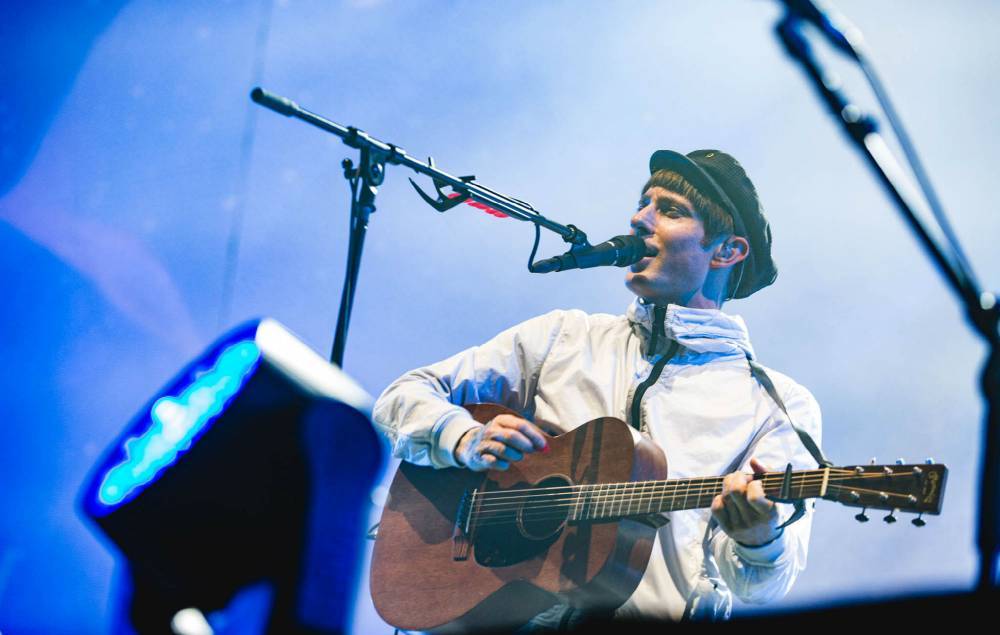 Gerry Cinnamon unveils dreamy new stripped-back song, ‘Head In The Clouds’ - www.nme.com - county Cloud