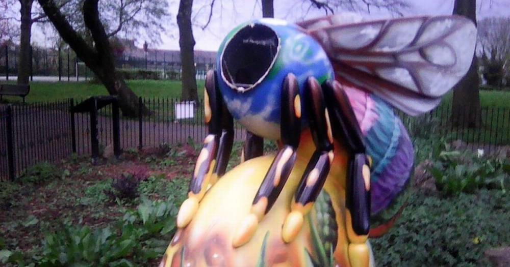 Outrage as vandals saw head off Manchester Bee sculpture in park - www.manchestereveningnews.co.uk - county Bee