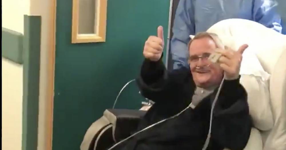 Edinburgh NHS staff cheer as grandad with coronavirus leaves intensive care - www.dailyrecord.co.uk