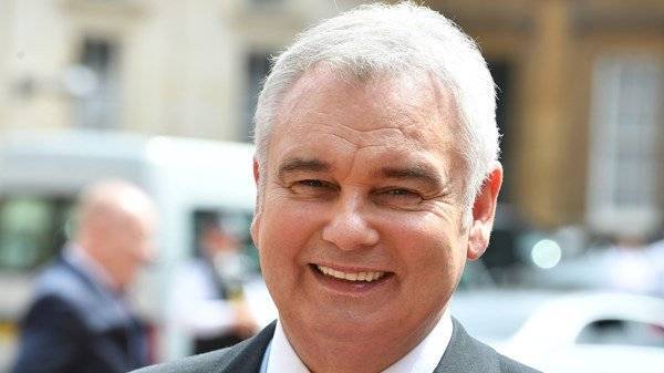 Eamonn Holmes attempts to ‘clear up’ coronavirus 5G comments - www.breakingnews.ie - Britain