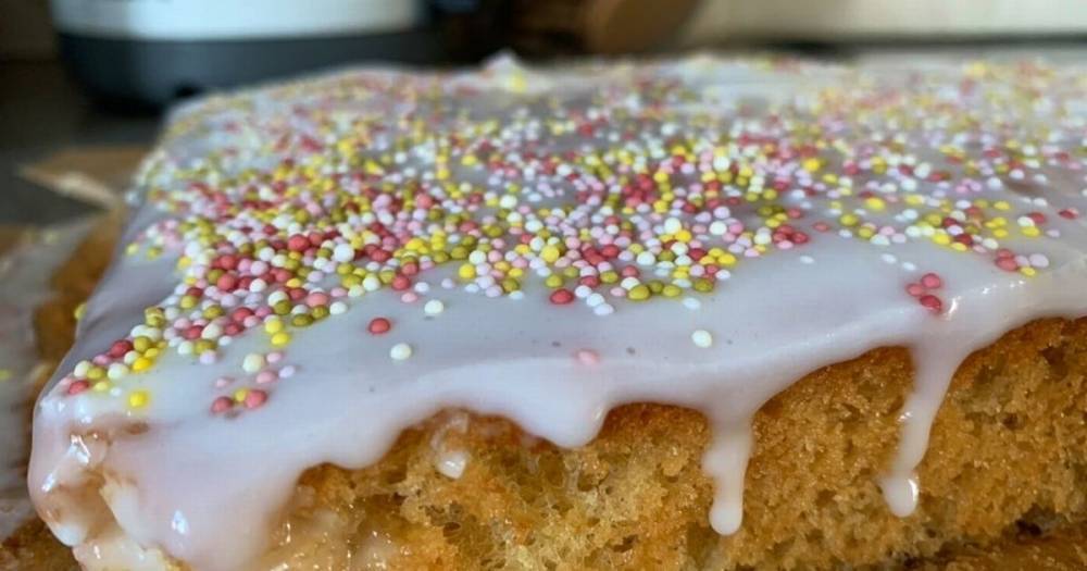 How to make retro school dinner cake with sprinkles at home - www.manchestereveningnews.co.uk - Britain