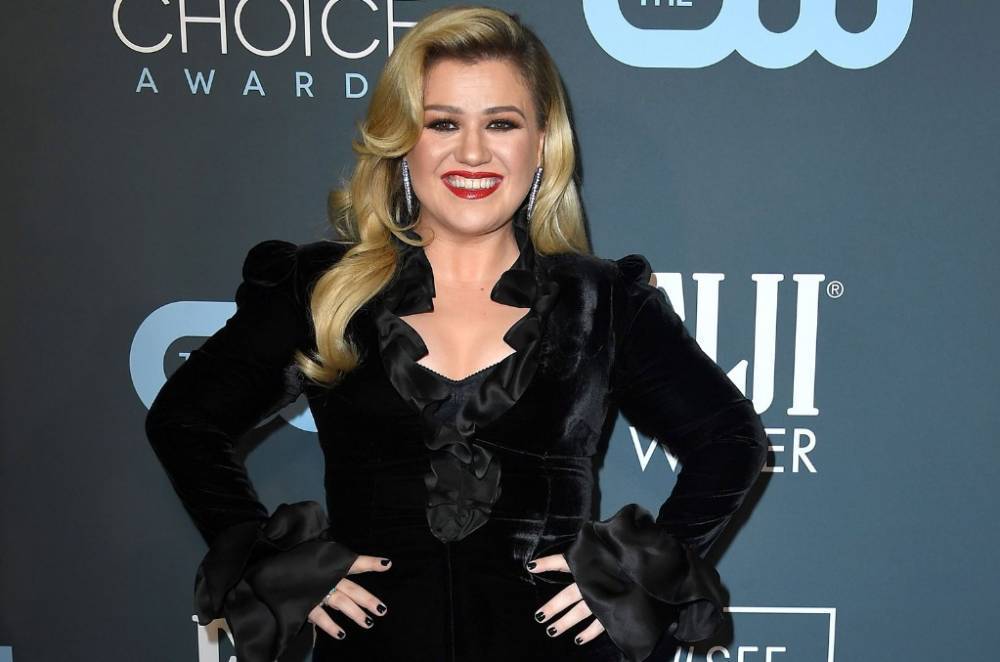 Kelly Clarkson Gathers Her Show's Cast & Crew (Remotely) for Extended 'Just Sing' Music Video - www.billboard.com - Montana