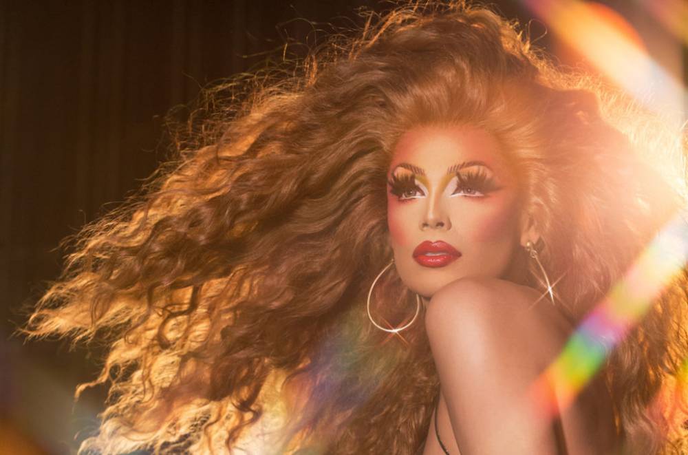 Valentina Talks 'All Eyes on Me' & 'La Casa de las Flores' Netflix Debut - www.billboard.com - USA