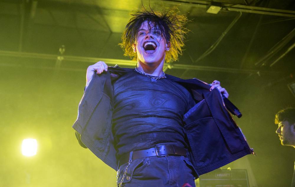Yungblud announces return of online live show featuring Travis Barker and Machine Gun Kelly - www.nme.com