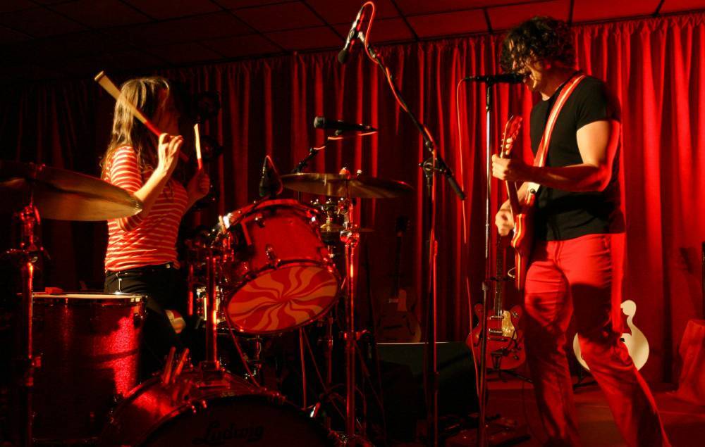 Coachella shares rare high quality footage of The White Stripes’ 2003 performance - www.nme.com