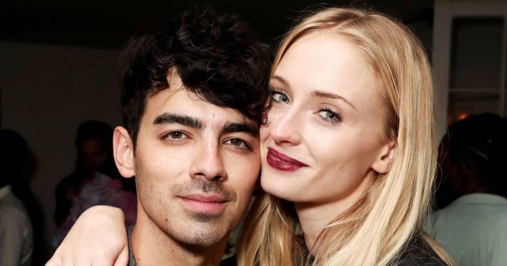 Joe Jonas and Sophie Turner Disagree About Who Fell in Love First in TikTok Couples Challenge - www.usmagazine.com - county Love