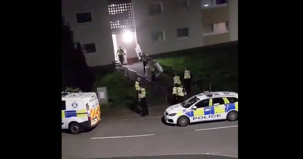 Man arrested after cops swoop on Rutherglen flats following disturbance - www.dailyrecord.co.uk - Scotland - city Lanarkshire