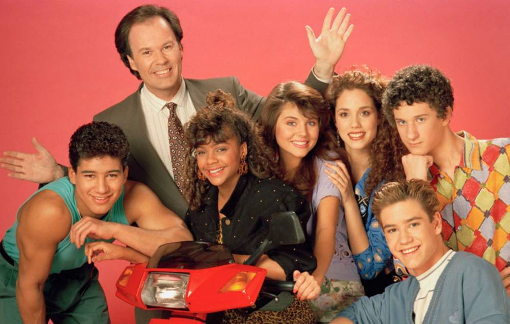 ‘Saved By The Bell’ reboot reunites original cast 30 years on – watch - www.nme.com - California