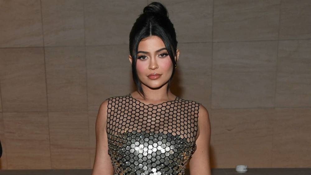 Kylie Jenner Claps Back at Body Shamers Who Say She Looked Better Before Having a Baby - www.etonline.com