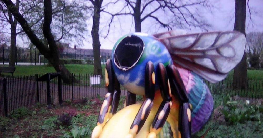 Council working to repair iconic Manchester Bee sculpture after vandals saw off its head - www.manchestereveningnews.co.uk - county Bee