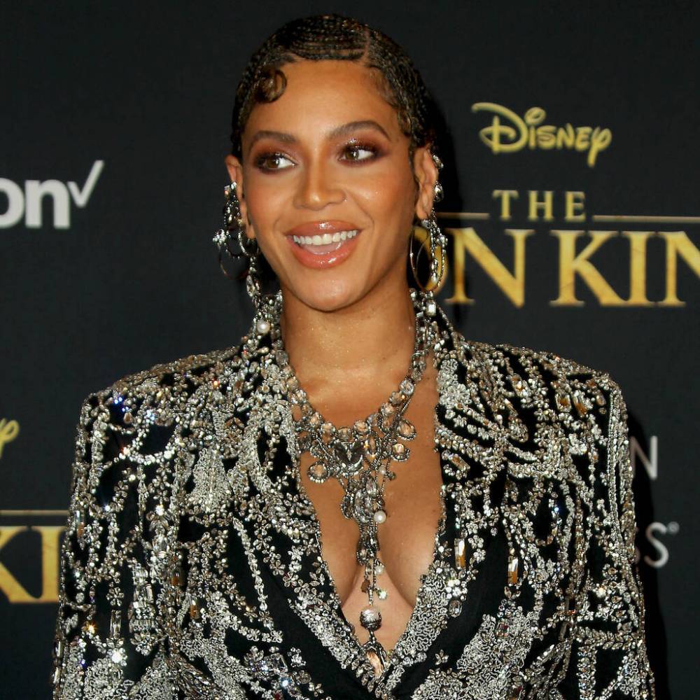 Beyonce dedicates Disney song to healthcare workers during Singalong appearance - www.peoplemagazine.co.za