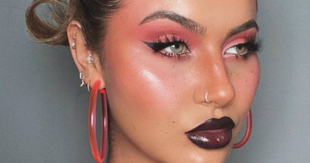 YouTube star Jamie Genevieve shares genius makeup brush cleaning hack – and it’s free - www.ok.co.uk