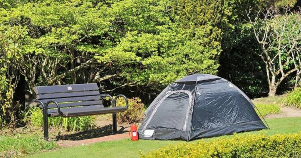 Mystery surrounds tent set up in Rodney Gardens - www.dailyrecord.co.uk