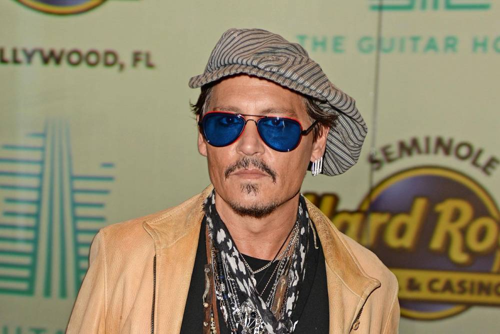 Johnny Depp shares first message on Instagram - www.hollywood.com