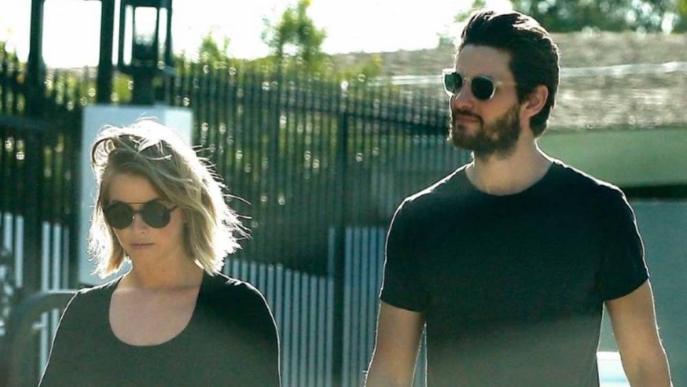 Julianne Hough Spotted Out With Ben Barnes While Husband Brooks Laich Quarantines in Idaho - www.etonline.com - California - state Idaho