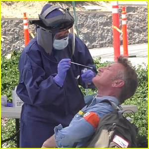 Sean Penn Pictured Getting a Coronavirus Test at His Organization's Testing Center - www.justjared.com - Los Angeles - Malibu