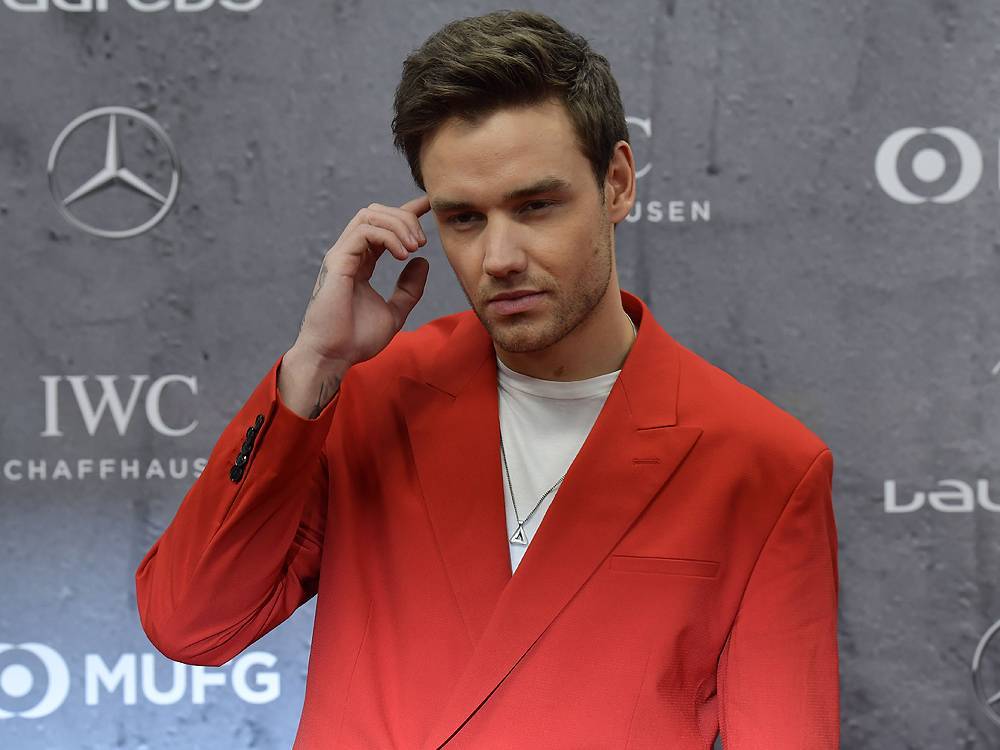 Liam Payne sorry for 'fetishizing bisexuality' in threesome track 'Both Ways' - torontosun.com - Britain