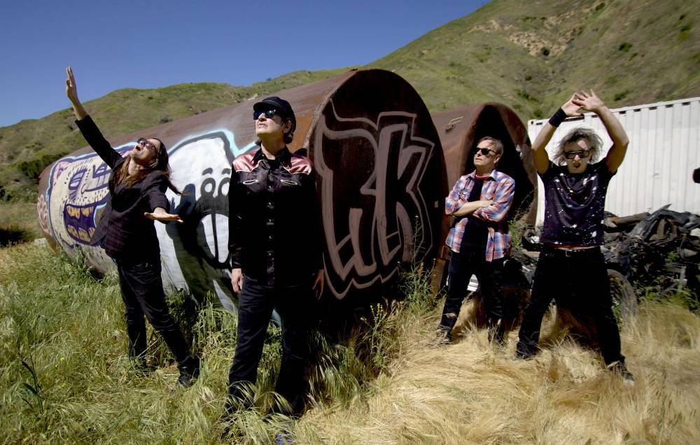 Cult grunge band Redd Kross announce new tour dates and vinyl reissues - www.nme.com - Britain