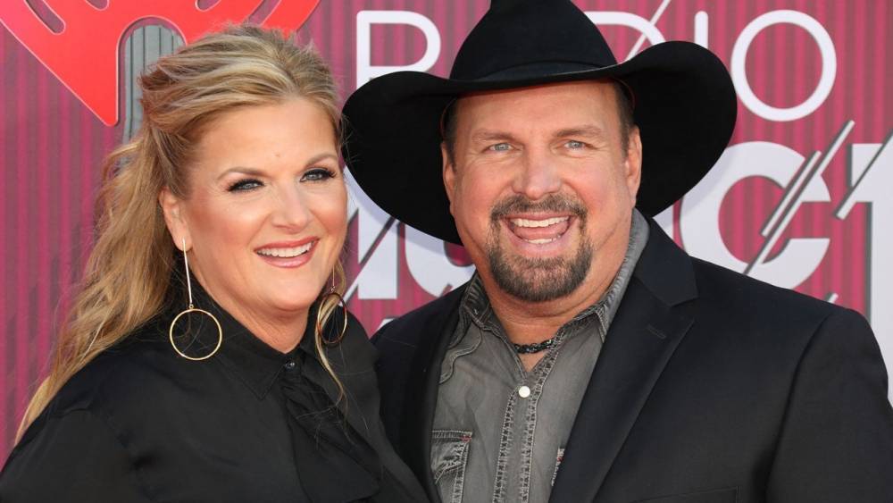 Twitter Thanks Garth Brooks and Trisha Yearwood for Bringing Much-Needed Joy With Live TV Special - www.etonline.com
