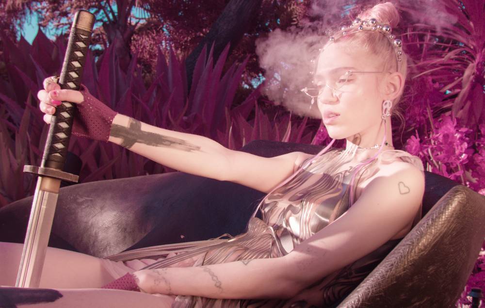 Grimes encourages fans to finish her music video for ‘You’ll Miss Me When I’m Not Around’ - www.nme.com
