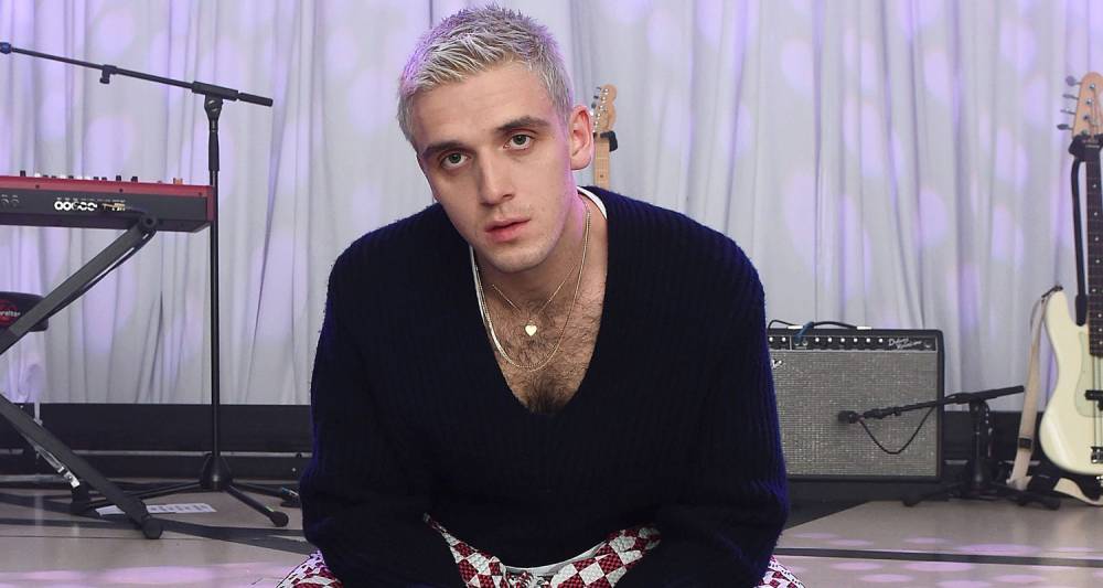 Lauv Drops Acoustic Version of 'Modern Loneliness' to Benefit Crisis Relief Efforts! - www.justjared.com