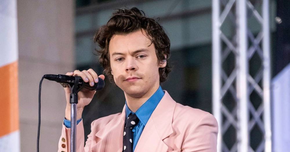 Harry Styles Is Stuck in the United States During the Coronavirus Pandemic: ‘It’s for the Best’ - www.usmagazine.com - USA - California