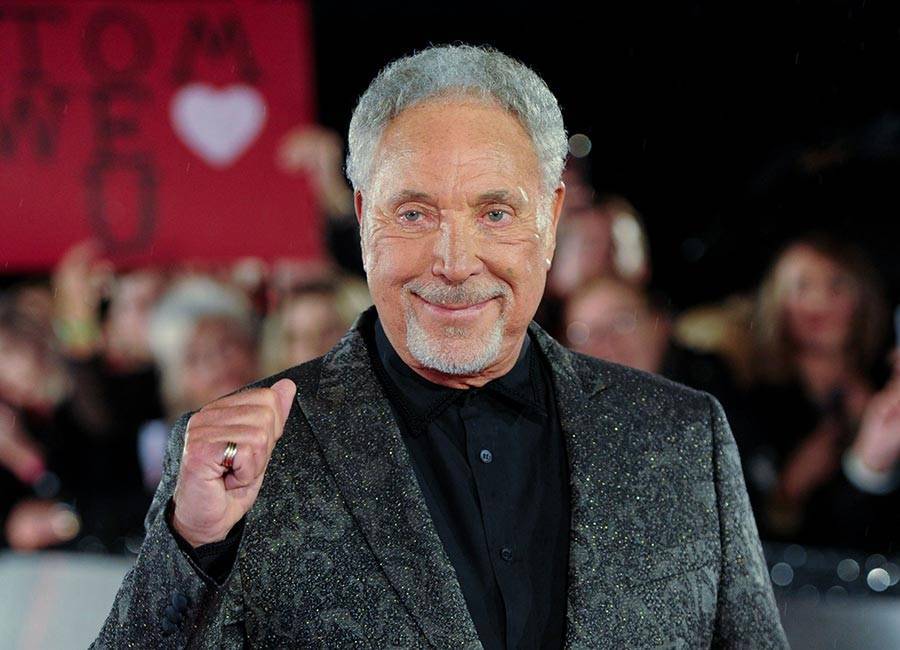 Tom Jones urges people to stay home as he recalls two year isolation with tuberculosis - evoke.ie