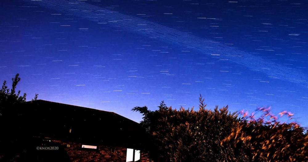 Starlink satellites: This is what the strange lights were in the sky last night - www.manchestereveningnews.co.uk