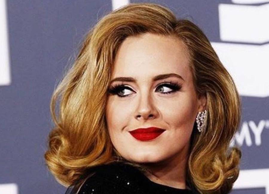 Adele fans panic her latest album will be delayed after cryptic message - evoke.ie