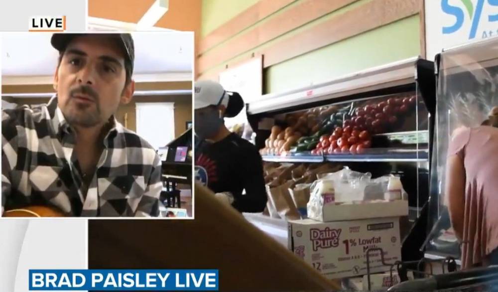 Brad Paisley Discusses The Free Nashville Grocery Store He’s Opened To Help People Struggling To Buy Food - etcanada.com - Nashville - Tennessee