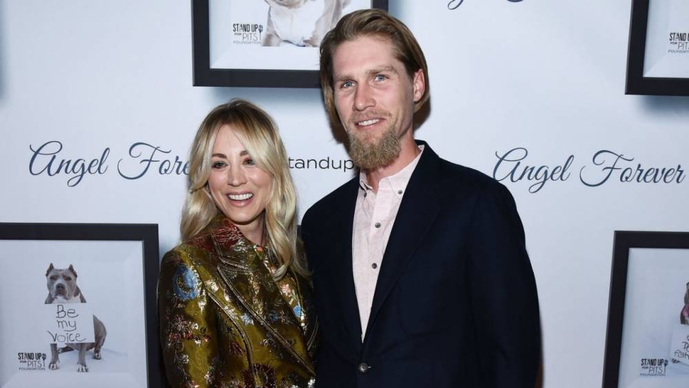 Kaley Cuoco and Husband Karl Cook Pack on the PDA in the Koala Challenge - www.etonline.com