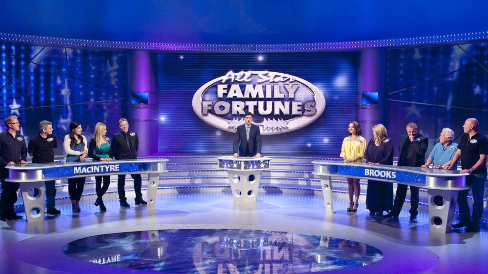 ITV Is Piloting A Lockdown Reboot Of ‘Family Fortunes’ By Filming In Contestants’ Homes - deadline.com - Britain - USA