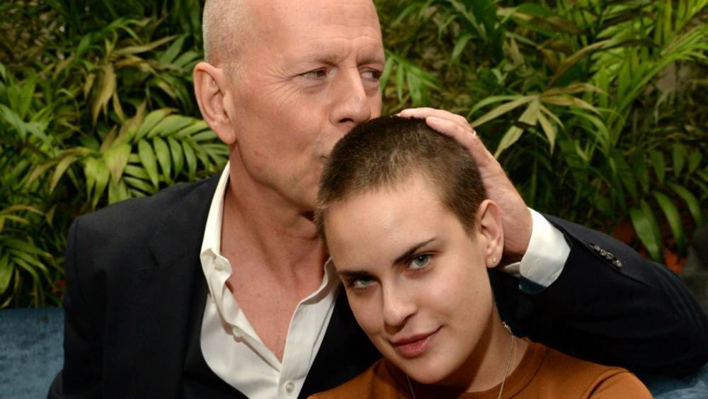Tallulah Willis Rocks a ‘Die Harder’ T-Shirt in Selfie With Dad Bruce Willis While Quarantining Together - www.etonline.com