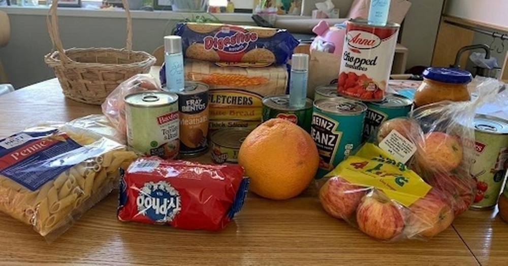 The items in government's weekly food parcels sent to the most vulnerable...including Fray Bentos meatballs, fruit and Shreddies - www.manchestereveningnews.co.uk - Manchester