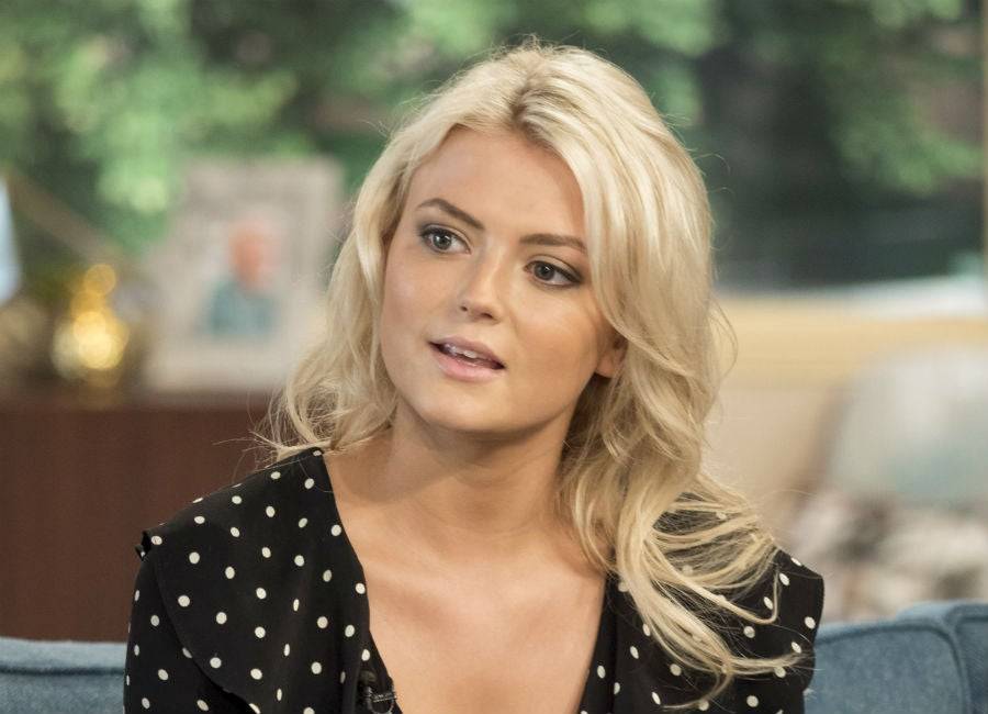 Corrie star Lucy Fallon amazes fans with her singing voice with Billie Eilish cover - evoke.ie