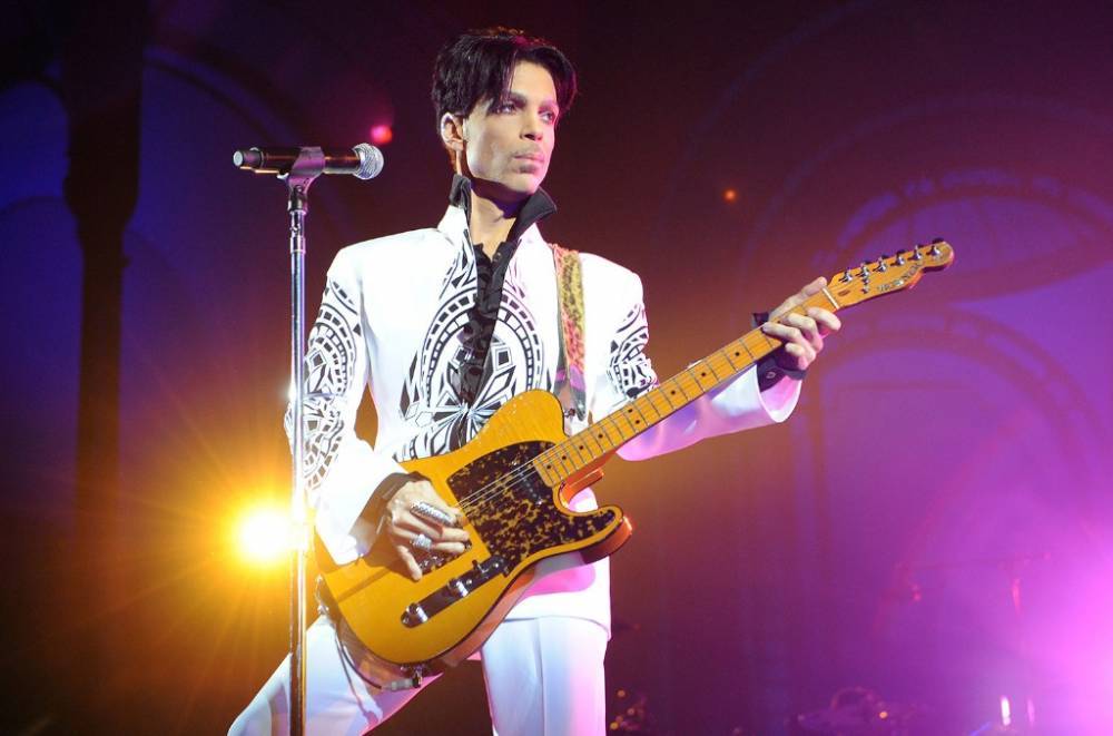 Prince's 40 Biggest Billboard Hot 100 Hits: 'When Doves Cry,' 'Kiss,' 'Purple Rain' & More - www.billboard.com - county Rogers - county Nelson