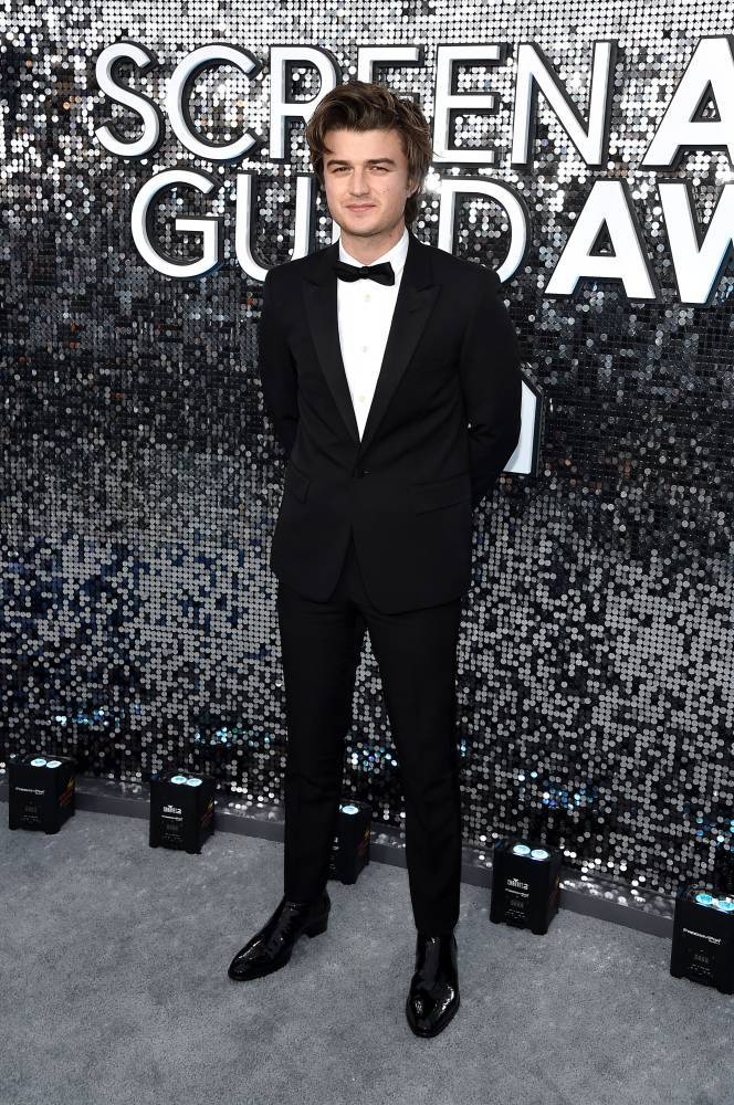 ‘Stranger Things’ Star Joe Keery Apologizes For Insensitive Tweets Posted By Hacker - etcanada.com - Britain