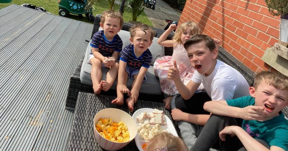 'There's always someone following you around' - mum shares reality of life in lockdown with six kids - www.manchestereveningnews.co.uk