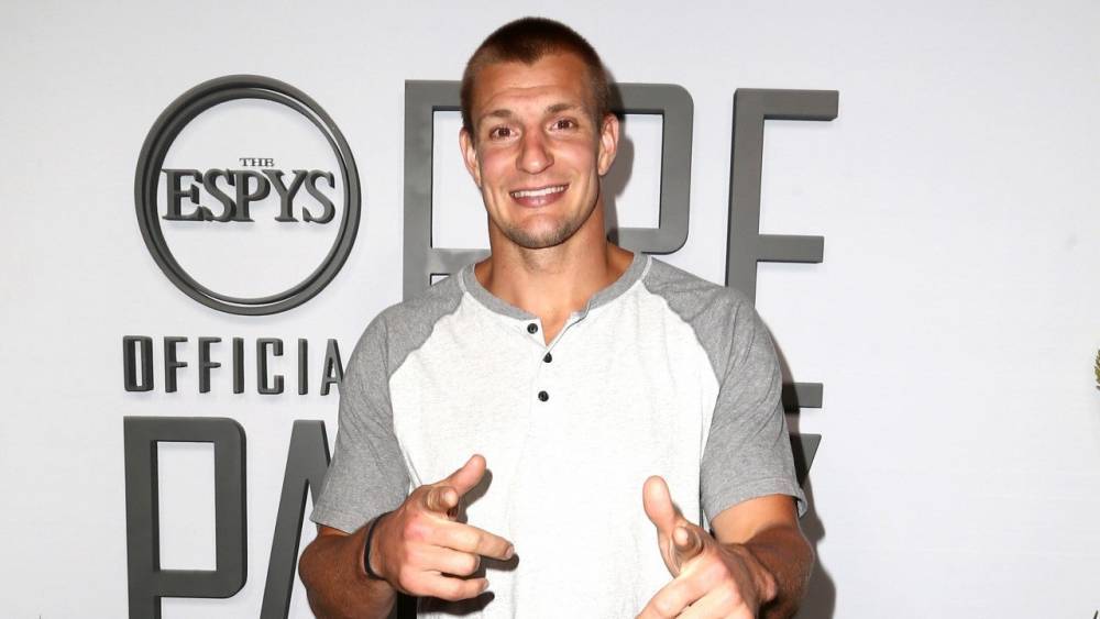 Rob Gronkowski Returning to NFL, Reuniting With Tom Brady After Patriots, Buccaneers Pull Off Shocking Trade - www.etonline.com - city Tampa